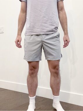 Ten Thousand 7” Interval Athletic Short Men’s Size Medium Silver Unlined